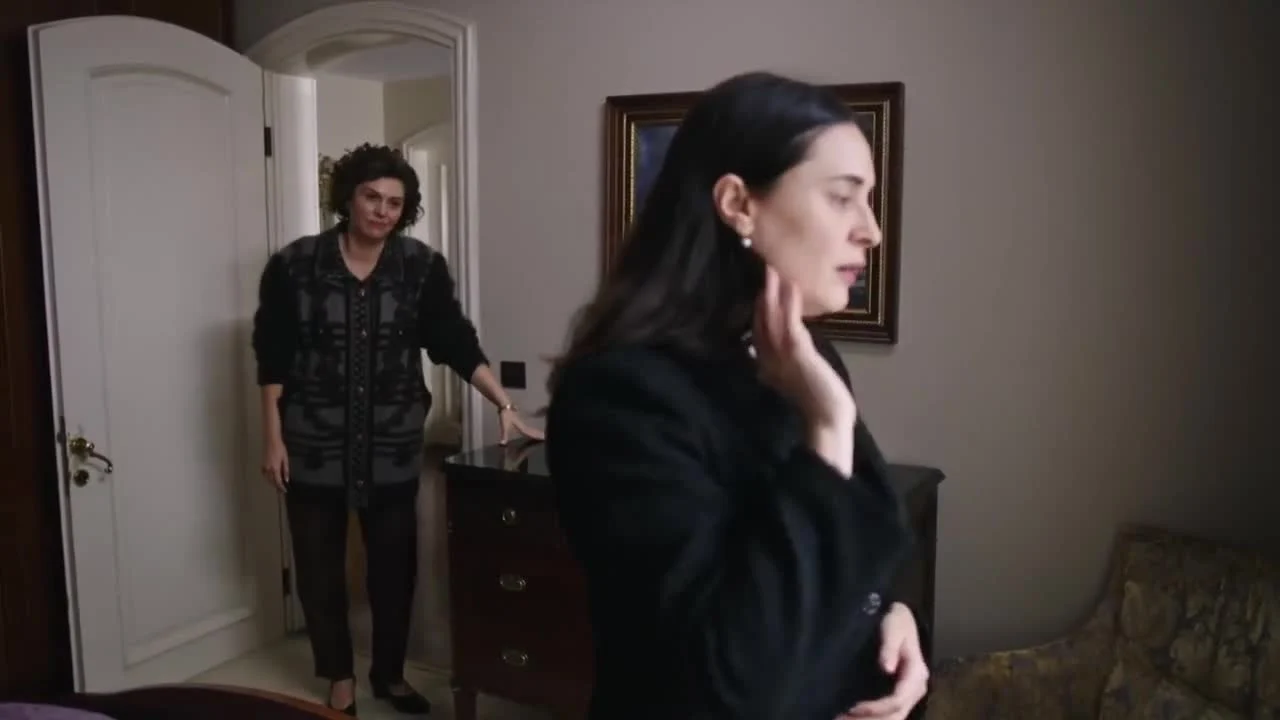 Кадры из сериала Если король проиграет 3 серия 1 сезон (2025)