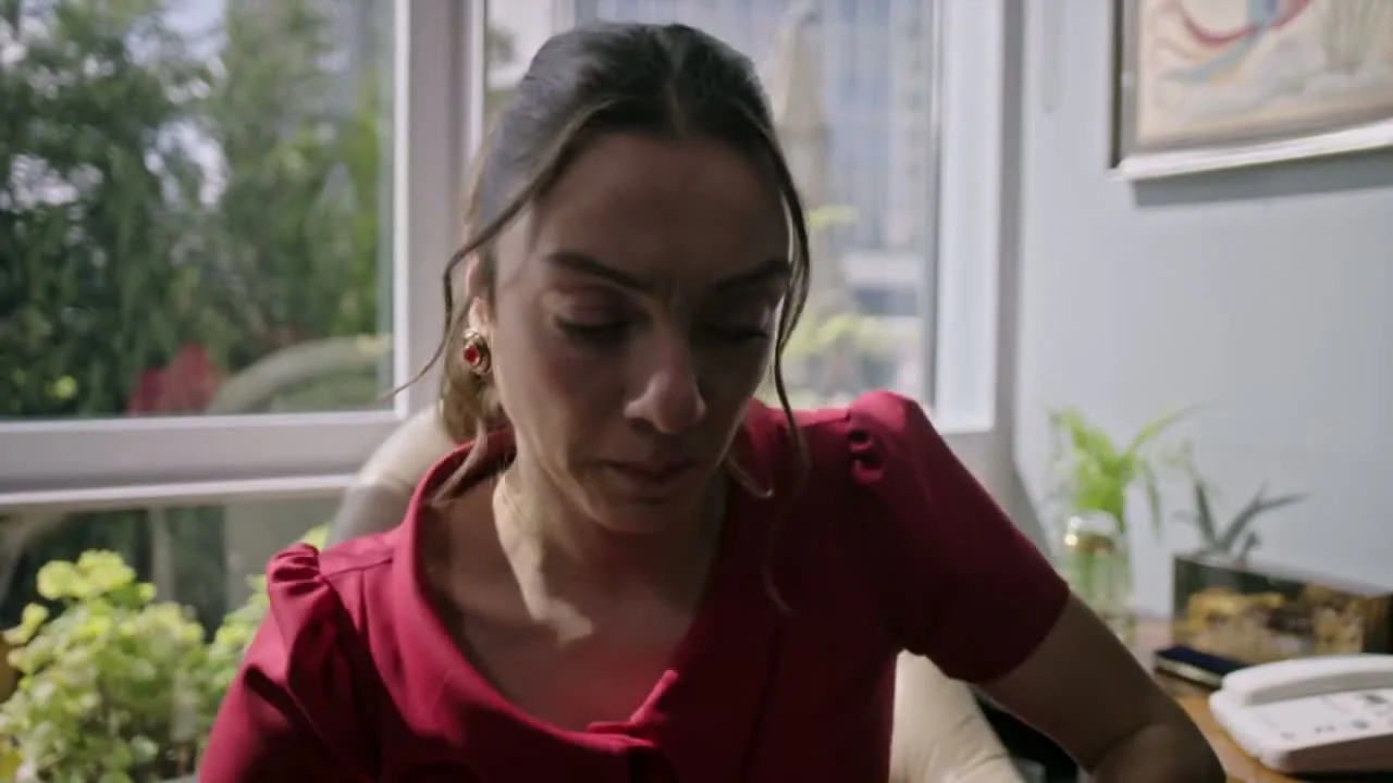 Кадры из сериала Если король проиграет 3 серия 2 сезон (2025)